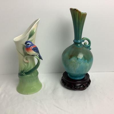 Lot 8429  Unique Decorative Vase & FRANZ Blue Bird Sculpture Design Vase