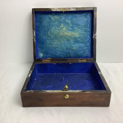 Lot 8522. Vintage Wooden Decorative Trinket Box with Silver Adornments / Single Frog Bookend