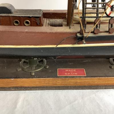 Lot 8523. Wooden Ship Model, Fragata Espanola - ANO 1780, made in Spain