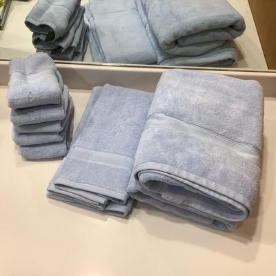 8396 Set of New Signature Maddison Park Towels Set