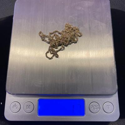 10kt gold chain in excellent condition