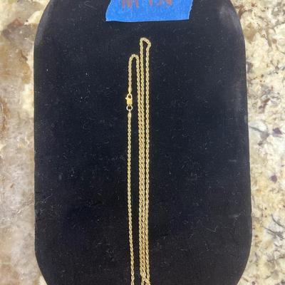 10kt gold chain in excellent condition
