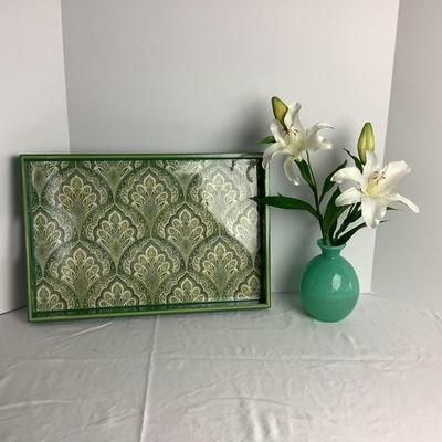 Lot. 8527  Decorative Tray / Faux Floral Arrangement