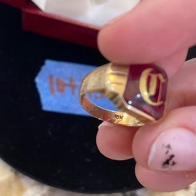 10 kt gold ring red stone