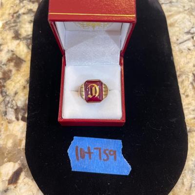 10 kt gold ring red stone