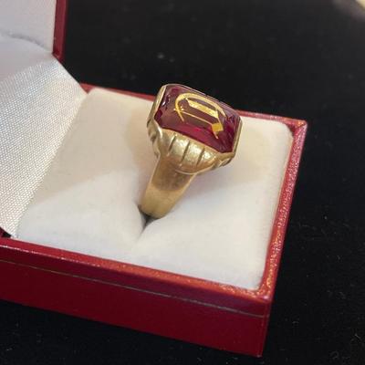 10 kt gold ring red stone