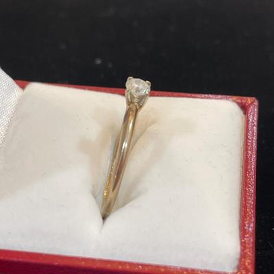 14kt gold ring with diamond