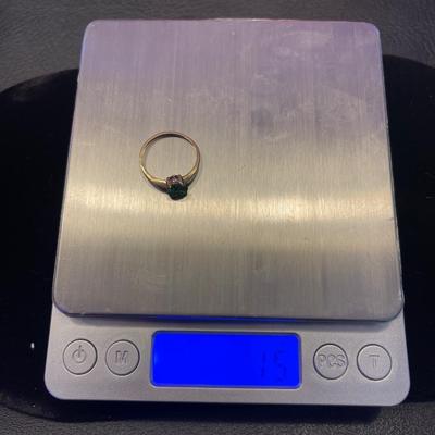 14kt gold ring green heart shaped stone