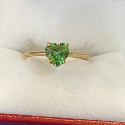 14kt gold ring green heart shaped stone