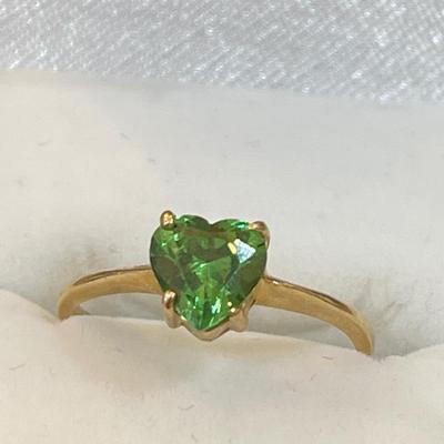 14kt gold ring green heart shaped stone