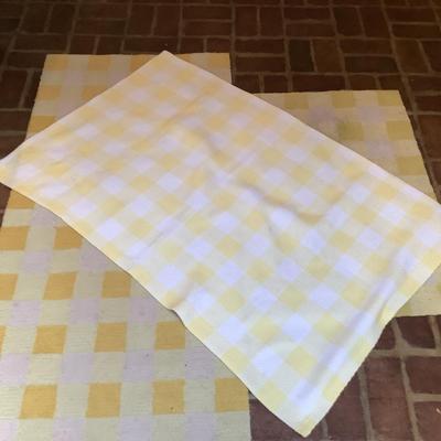 8509 Momeni Yellow and White Check Hooked Rugs with Pillow and Throw Rug