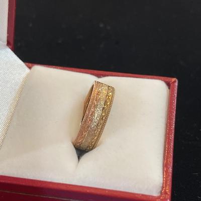 9kt gold ring