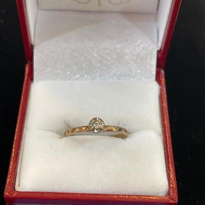 14kt gold ring with diamond