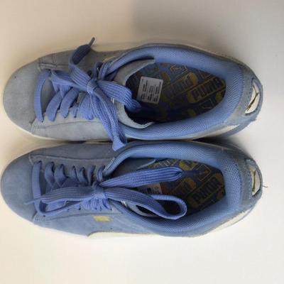 Lot.8554. Pumas Suede blue sneakers. 8.5