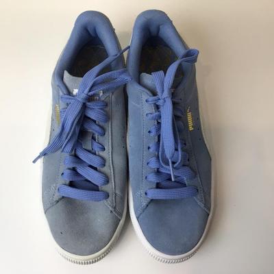 Lot.8554. Pumas Suede blue sneakers. 8.5