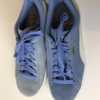 Lot.8554. Pumas Suede blue sneakers. 8.5