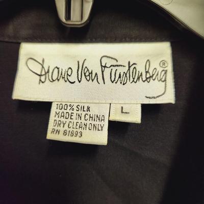 VINTAGE DIANE VON FURSTENBERG 100% SILK BUTTON UP WOMENS SHIRT