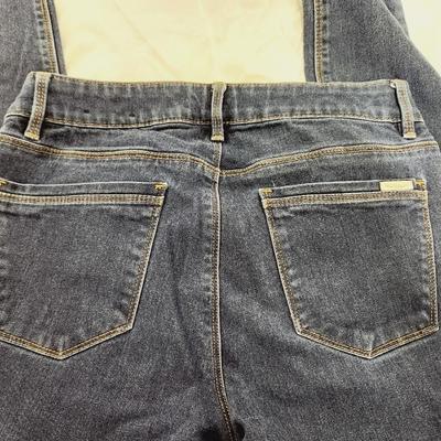 WHITE HOUSE - BLACK MARKET SKIMMER SIZE 6 JEANS
