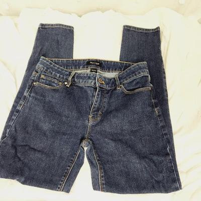 WHITE HOUSE - BLACK MARKET SKIMMER SIZE 6 JEANS