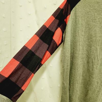 MERRY CHRISTMAS XXL PLAID & GREY BLOUSE