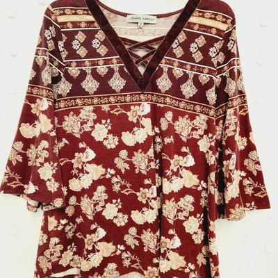 ABSOLUTELY FAMOUS SIZE MEDIUM RED & CREAM BLOUSE