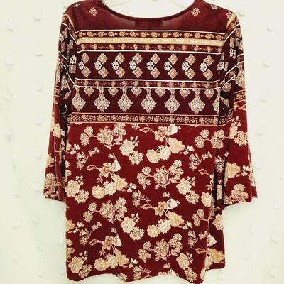 ABSOLUTELY FAMOUS SIZE MEDIUM RED & CREAM BLOUSE