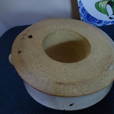 LOT 90. HOME DECOR