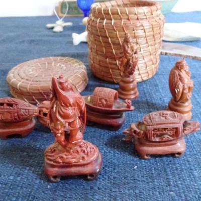 LOT 92. HOME DECOR