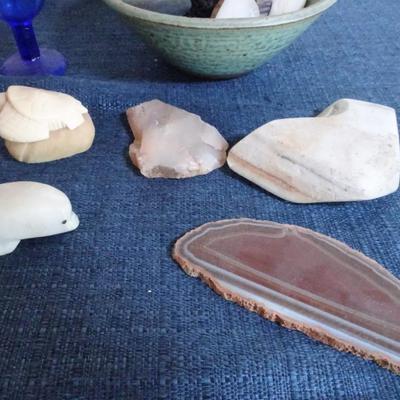 LOT 92. HOME DECOR