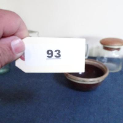 LOT 93. HOME DECOR