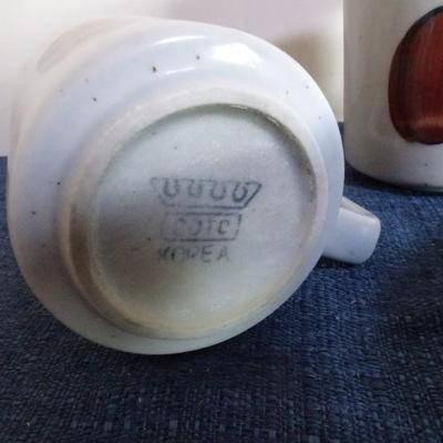 LOT 93. HOME DECOR