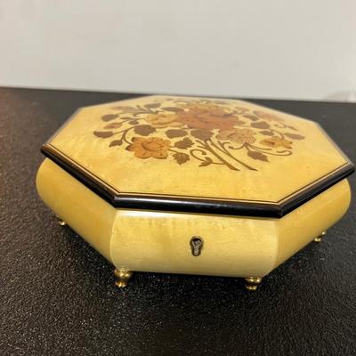 SAN FRANCISCO Music Box Company Vintage Jewelry Music Box