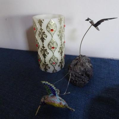 LOT 96. HOME DECOR