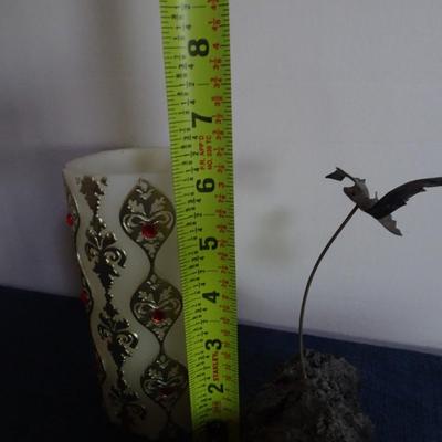 LOT 96. HOME DECOR