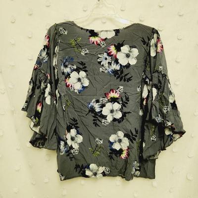 NY COLLECTIONS SIZE SMALL FLOWERED WOMANS RUFFLED SLEEVE TOP