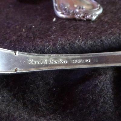 LOT 98. REED AND BARTON STERLING SILVER FLATWARE SET