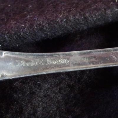 LOT 98. REED AND BARTON STERLING SILVER FLATWARE SET