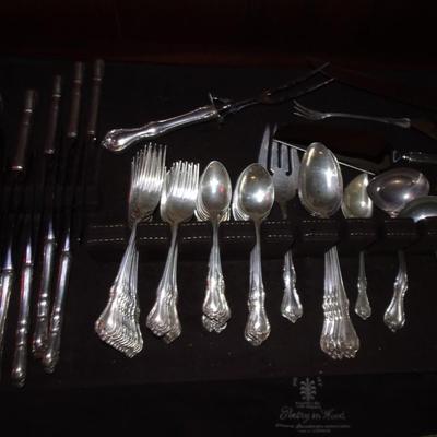LOT 98. REED AND BARTON STERLING SILVER FLATWARE SET