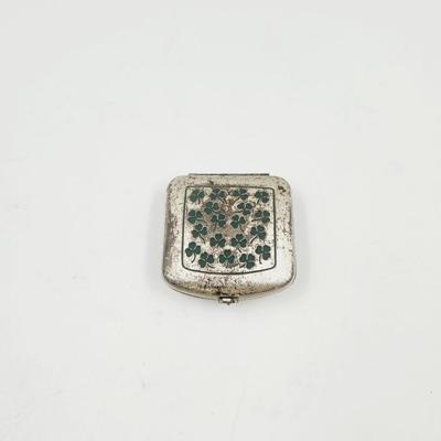 1920s/1930s COLLEEN MOORE DARNÃ‰E NEW YORK CLOVERS POWDER COMPACT