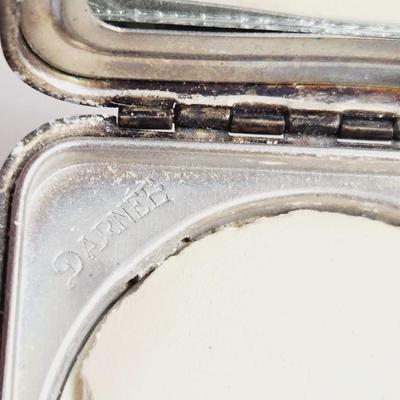 1920s/1930s COLLEEN MOORE DARNÃ‰E NEW YORK CLOVERS POWDER COMPACT