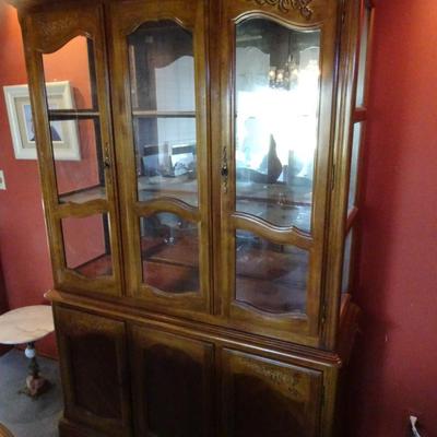 LOT 100. LIGHTED CHINA CABINET