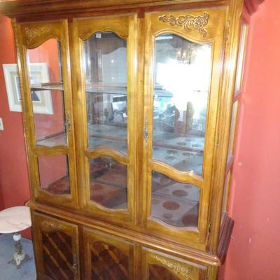 LOT 100. LIGHTED CHINA CABINET