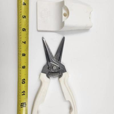 PAMPERED CHEF KITCHEN SHEARS W/ STORAGE CONTAINER