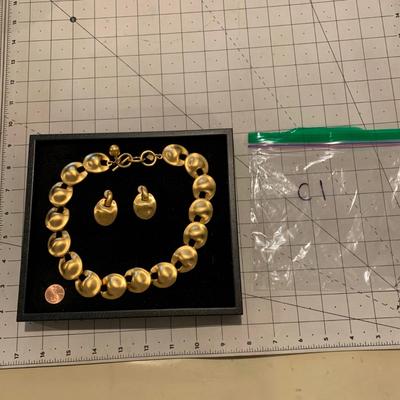#82 Golden Necklace & Clip On Earrings-C1