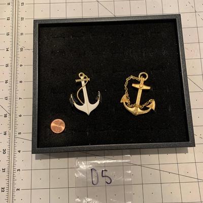 #121 Anchor Brooches-D5