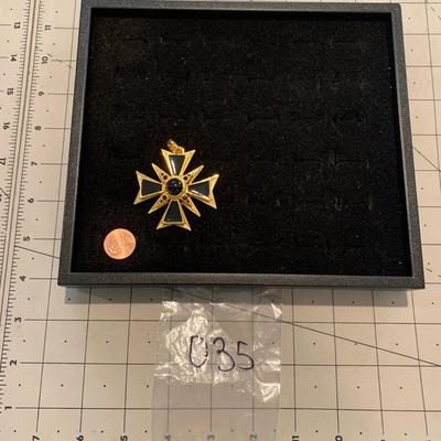 #153 Gold/Black Necklace Pendant-D35