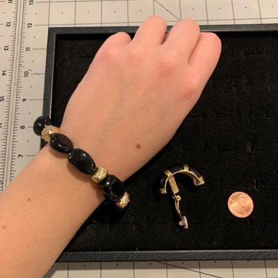 #183 Black/Gold Earrings&Bracelet- D63