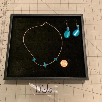 #186 Gold/Blue Necklace & Earrings-D66