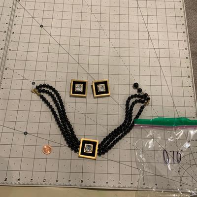 #190 Black Square Necklace and Earrings-D70