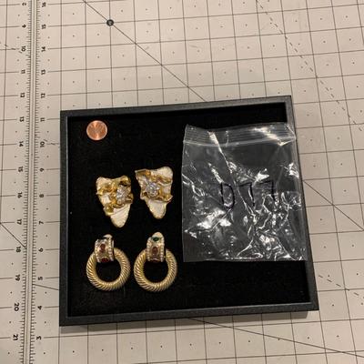 #197 Two Pair Clip On Earrings-D77